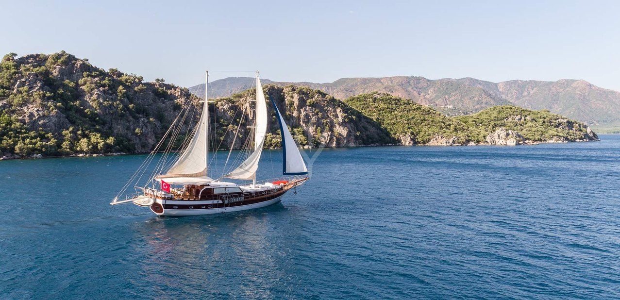 Azra Deniz Charter Yacht