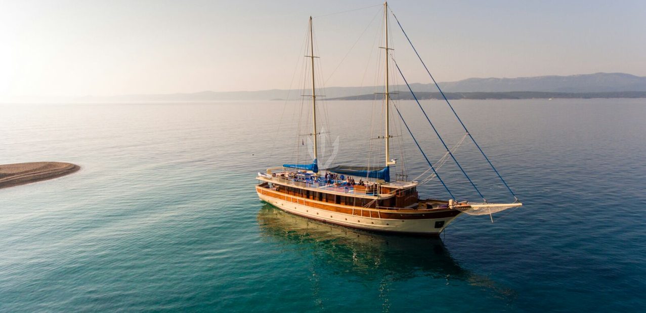 Tajna Mora Charter Yacht