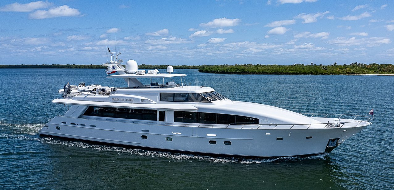 No Buoys Charter Yacht