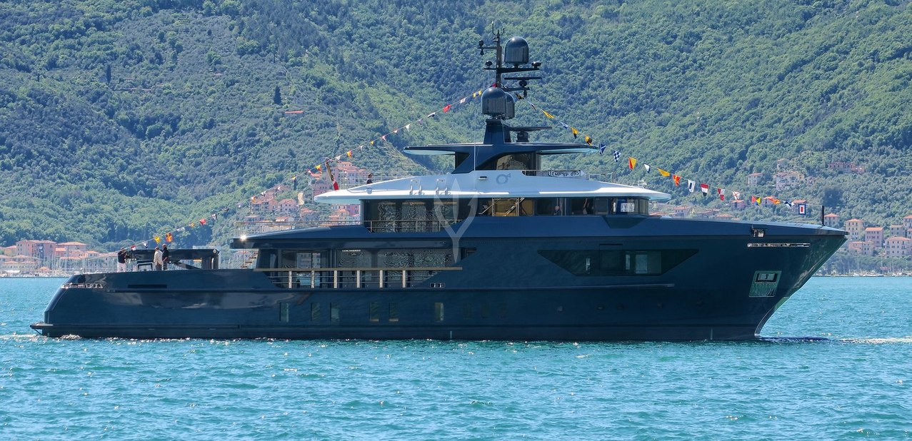 Ocean's Four Charter Yacht