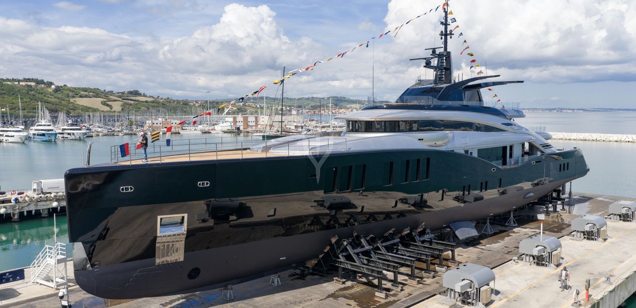 Sea Raider X Charter Yacht