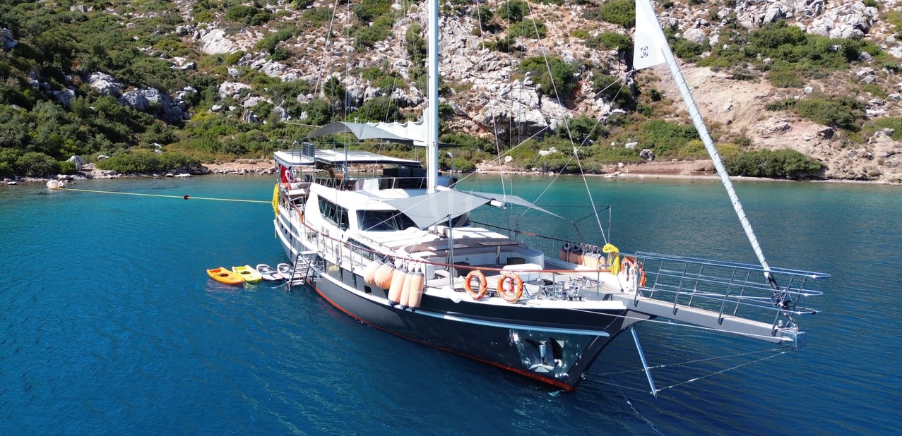 Arni Charter Yacht