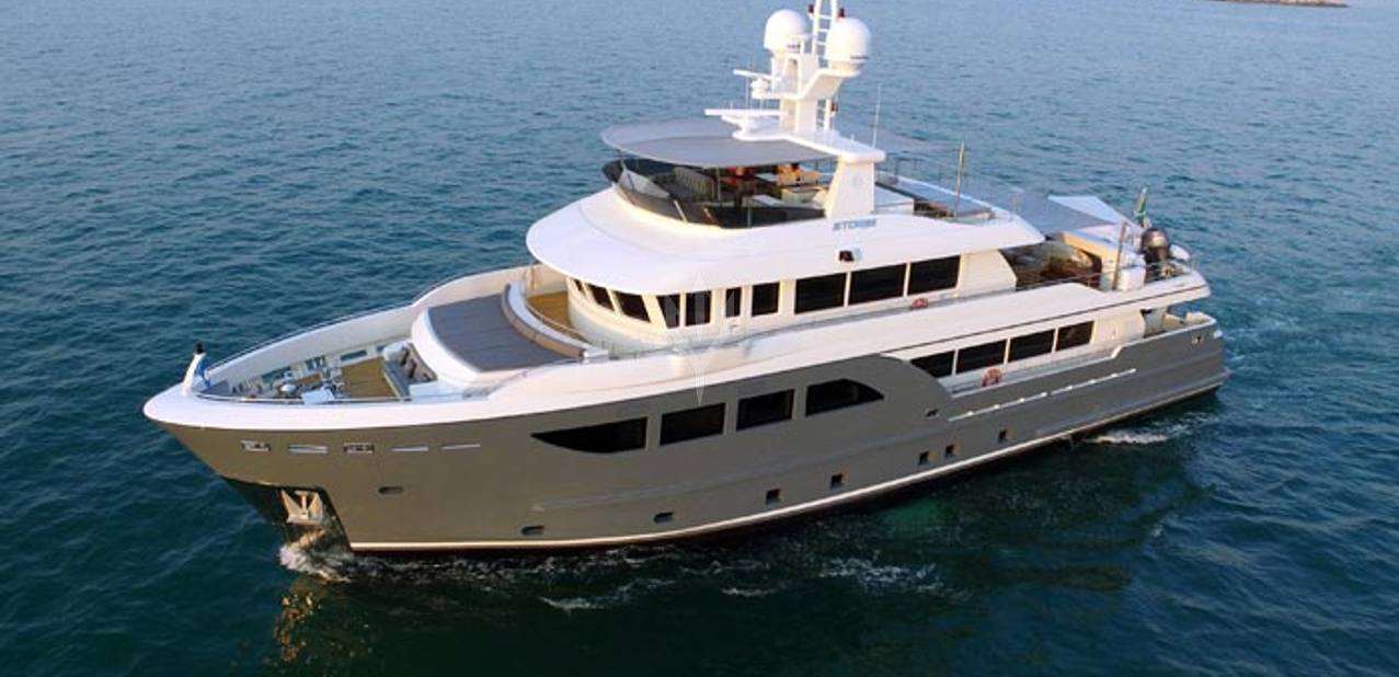 Capricorn Y Charter Yacht