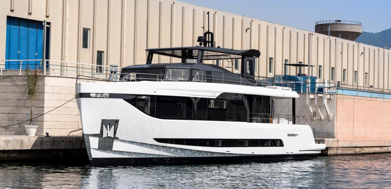 Arcadia A80/01 Charter Yacht