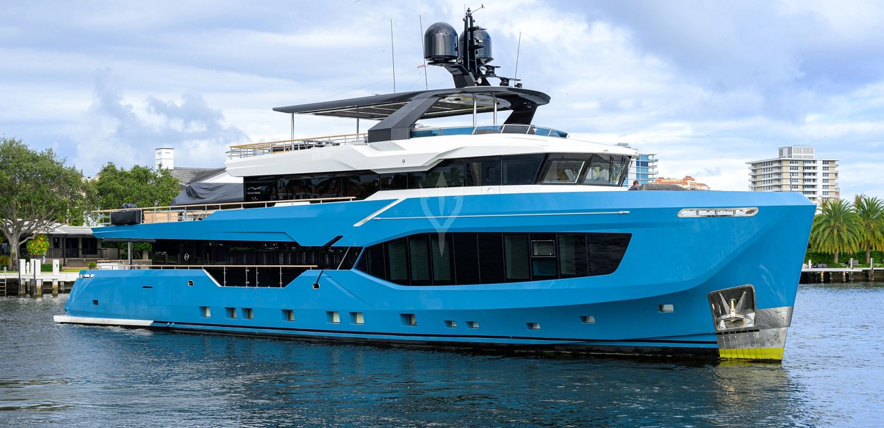 Amore Charter Yacht