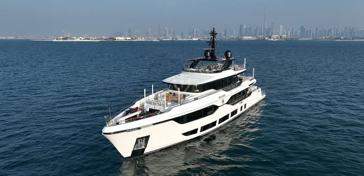 Geulunel Charter Yacht