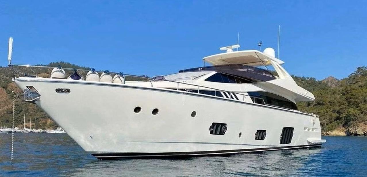 Reine Des Coeurs Charter Yacht