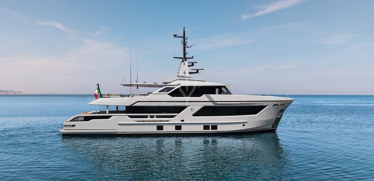 Mon Coeur Charter Yacht