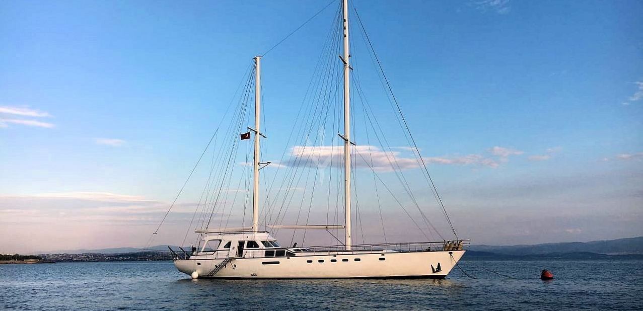 Eloa Charter Yacht