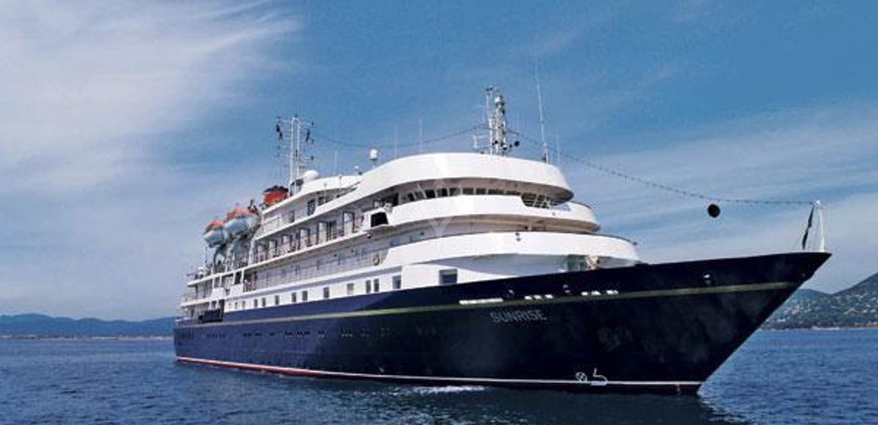 Blue Zephyr Charter Yacht