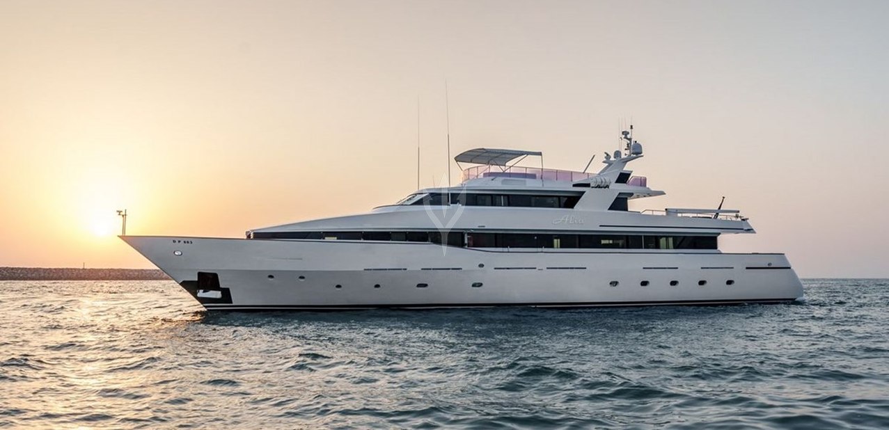 Goldfinger 007 Charter Yacht