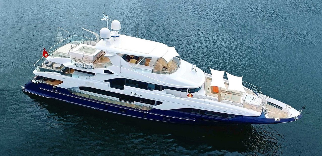 Queen D Charter Yacht