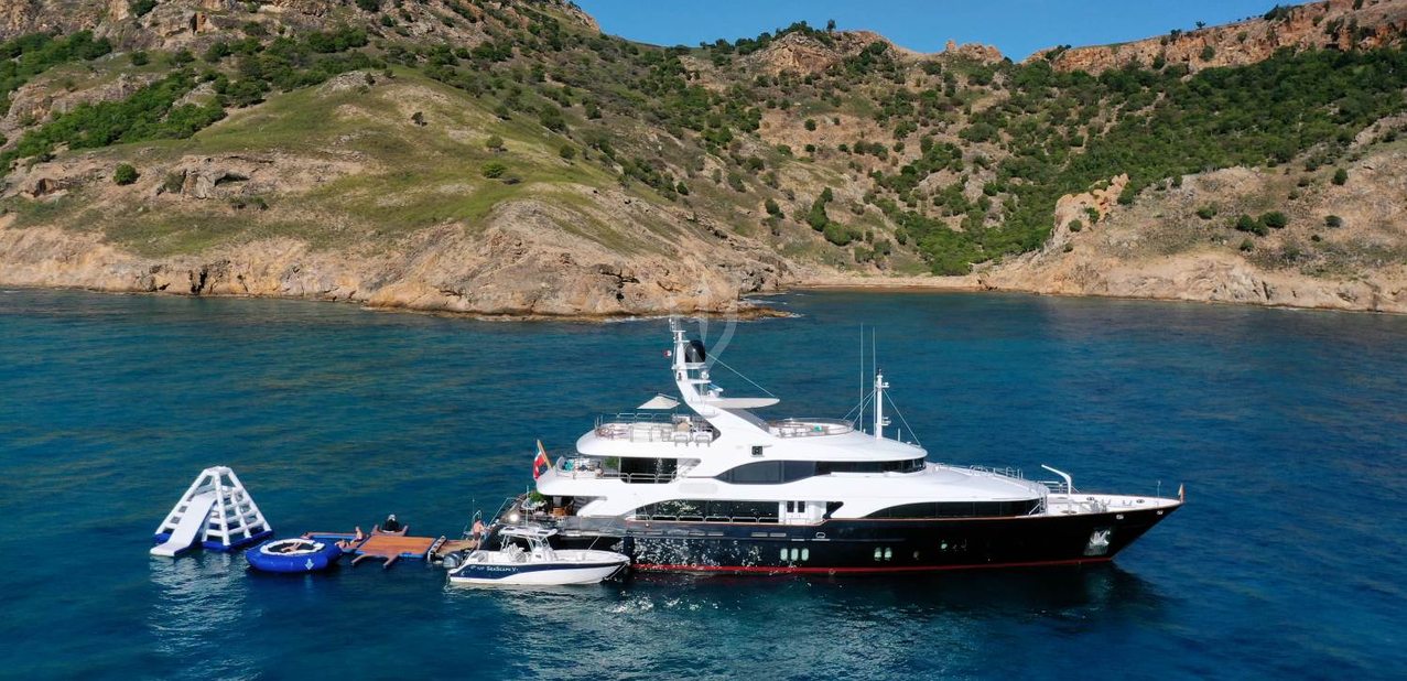 Seascape V Charter Yacht