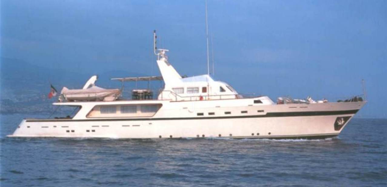 El Bravo Charter Yacht