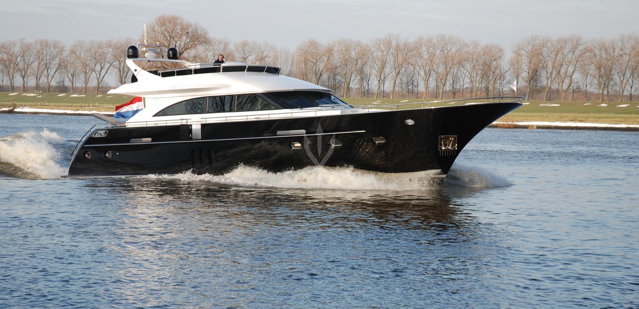 Bauxita Charter Yacht