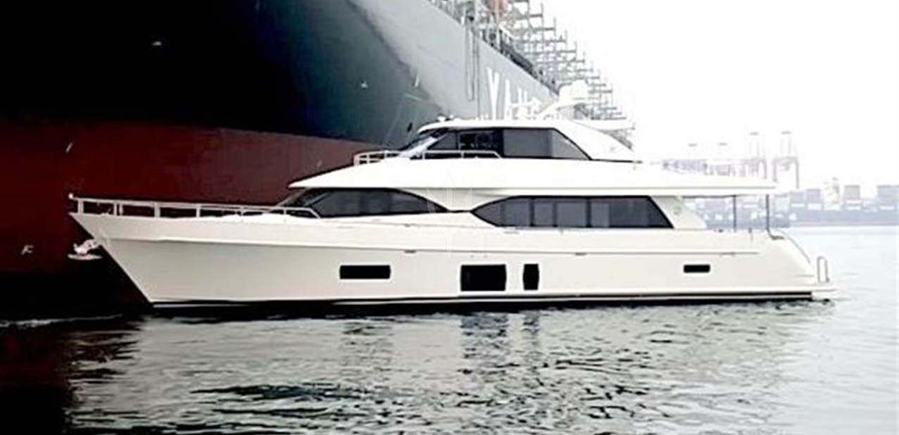 Sapphire Star Charter Yacht