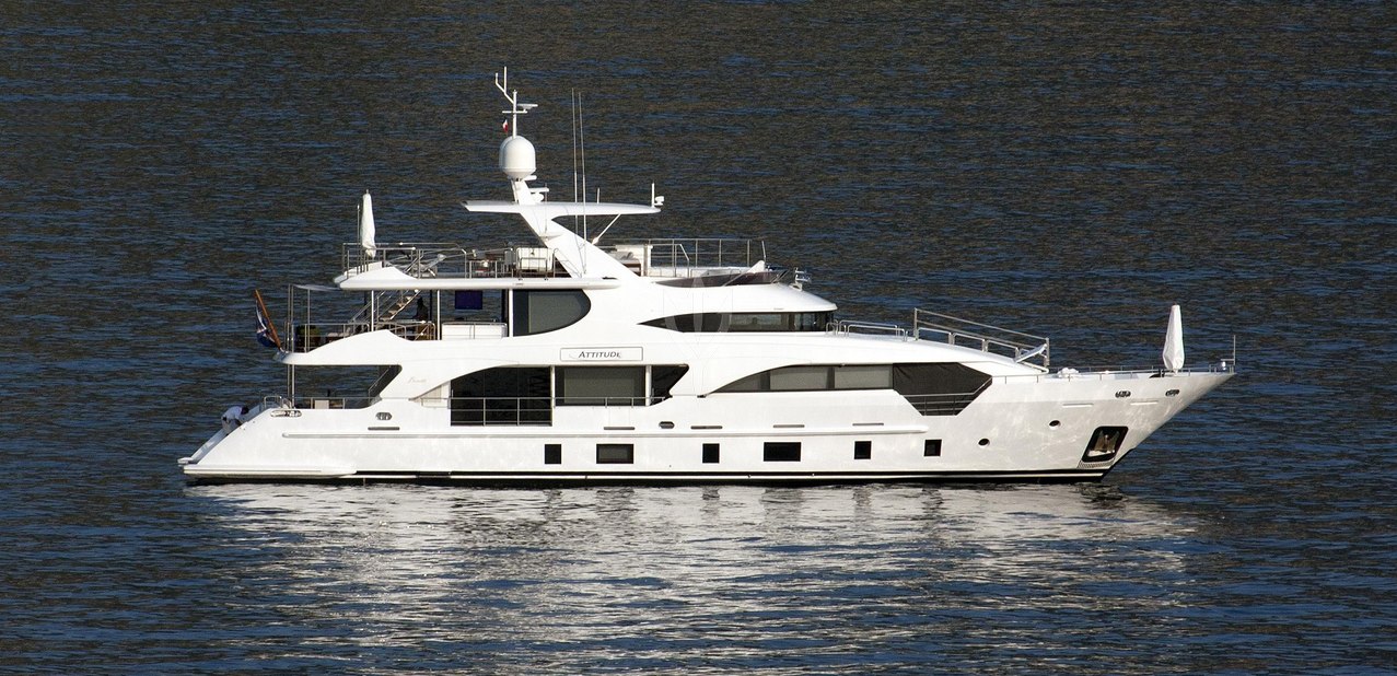 My Twinzz Charter Yacht