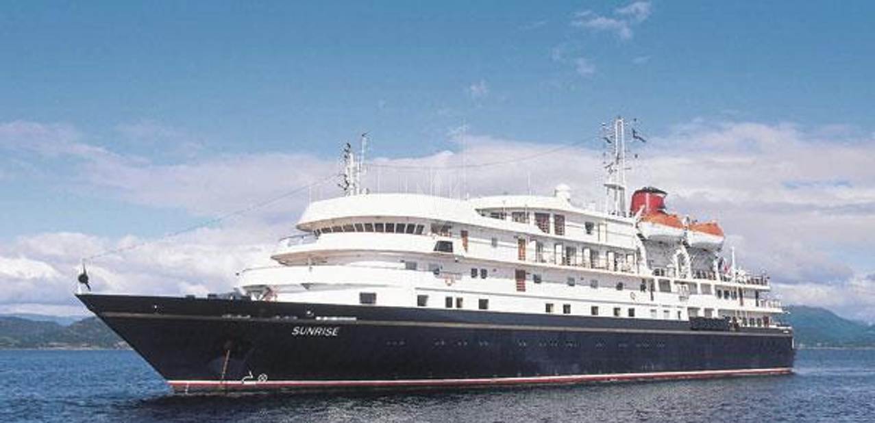 Blue Zephyr Charter Yacht