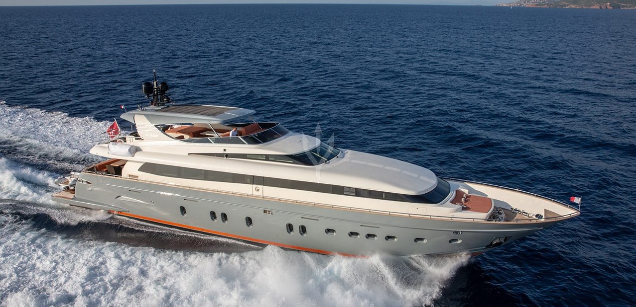 Canali Charter Yacht