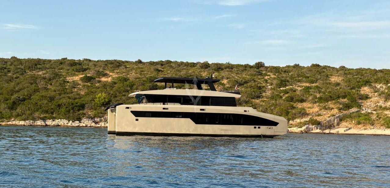 Funky Choice Charter Yacht