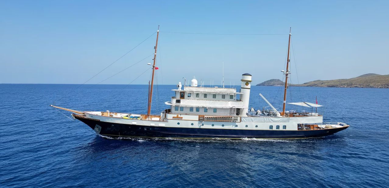 Kalizma Charter Yacht