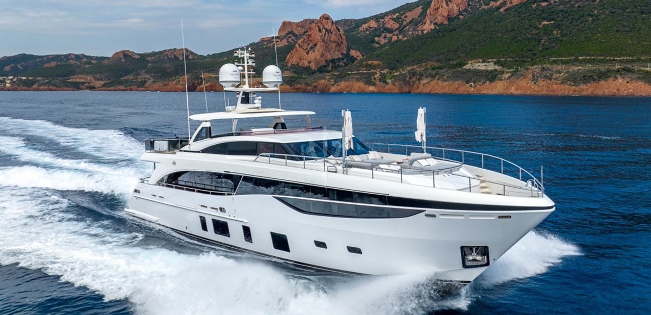 Kohuba Charter Yacht