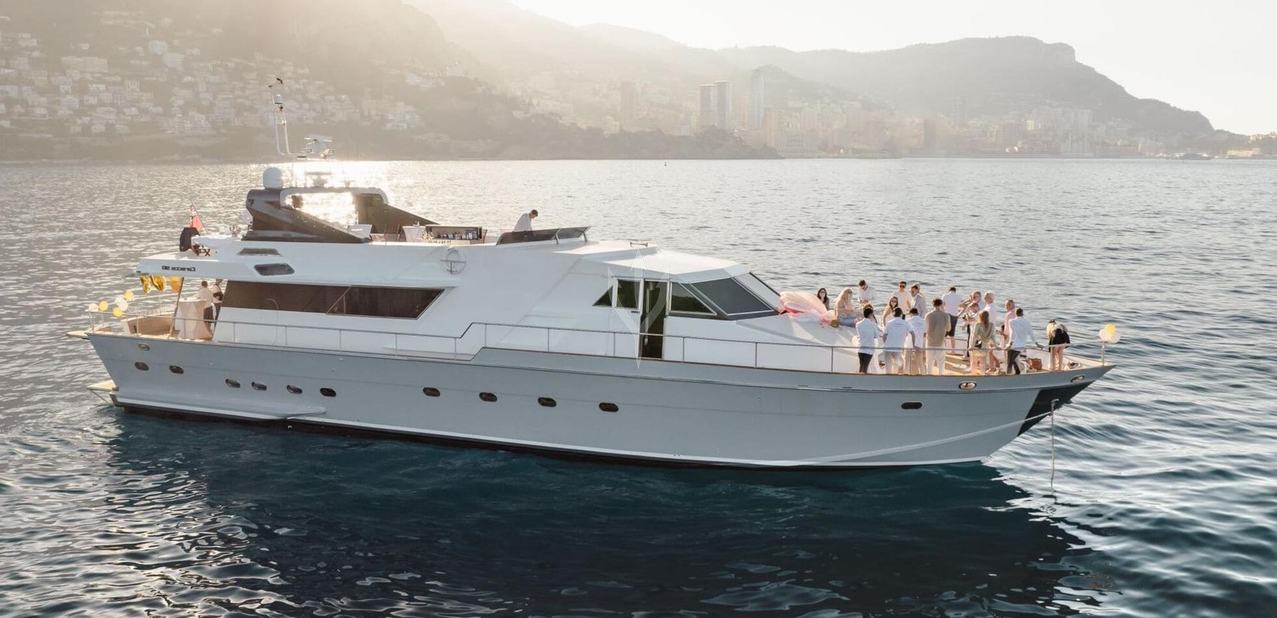 Zaffiro Charter Yacht