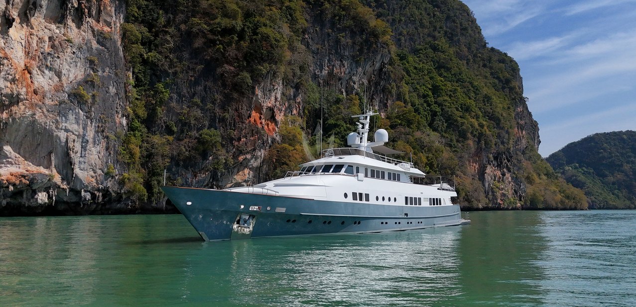 Berzinc Charter Yacht