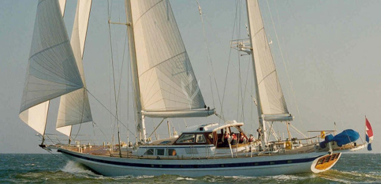 Nilo Charter Yacht