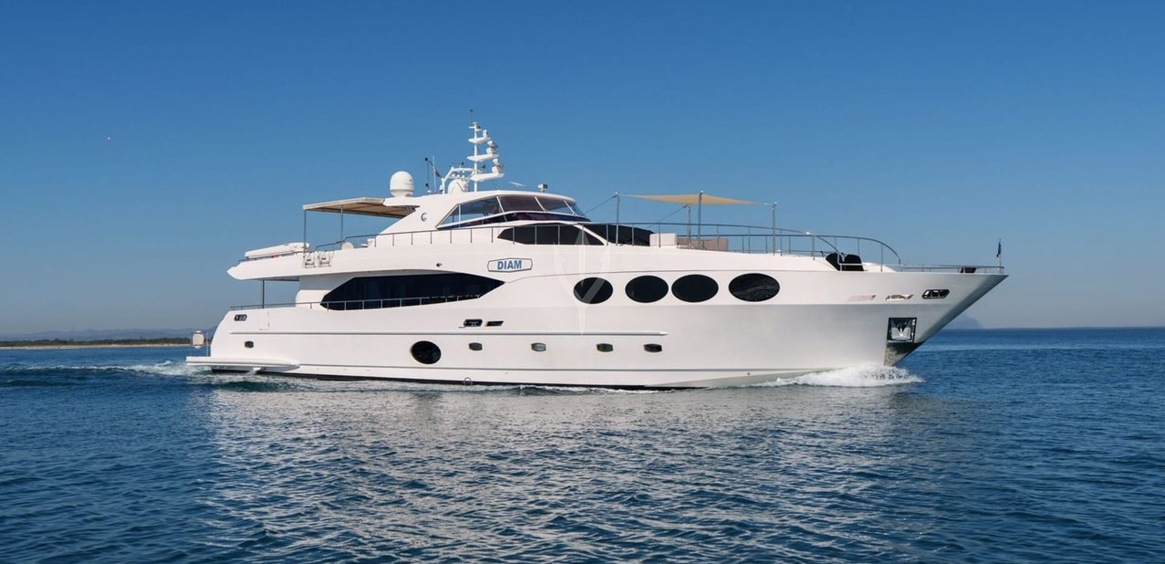 Diam Charter Yacht