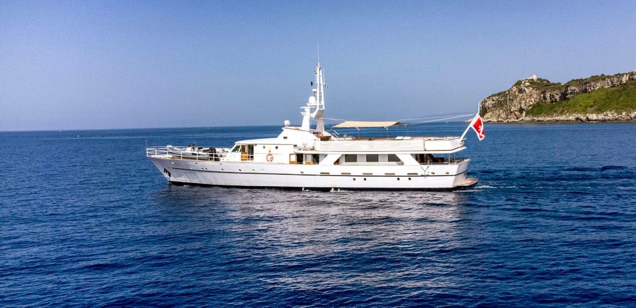Shaha Charter Yacht