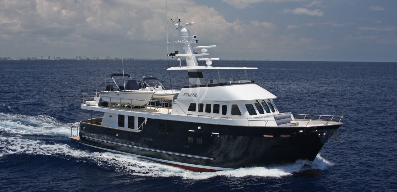 African Queen Charter Yacht