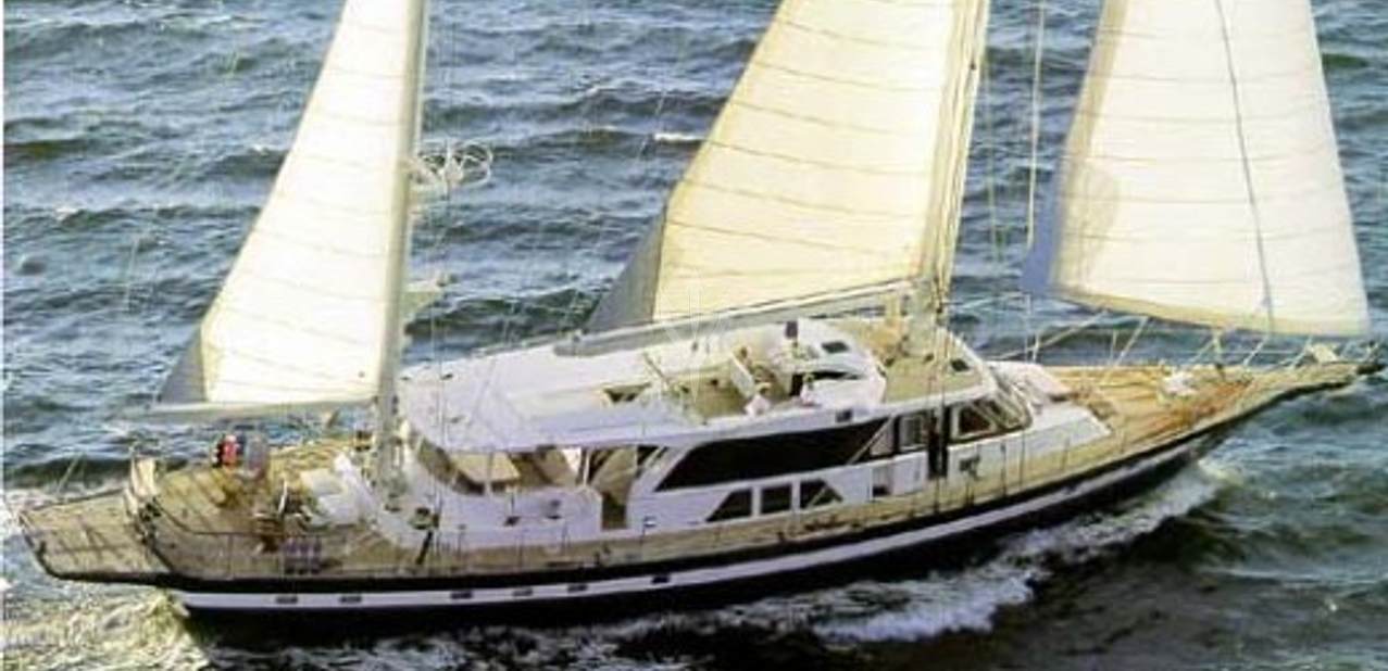 La Perla Charter Yacht