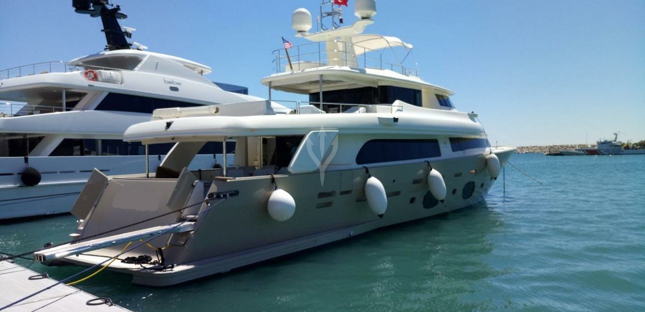 Falcon Grande Charter Yacht