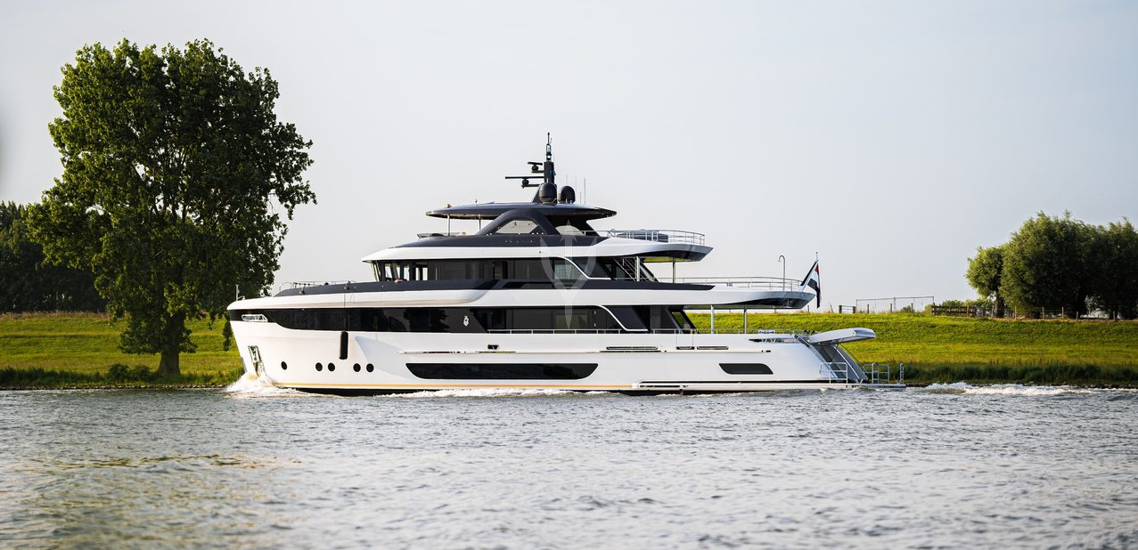 Lalabe Charter Yacht