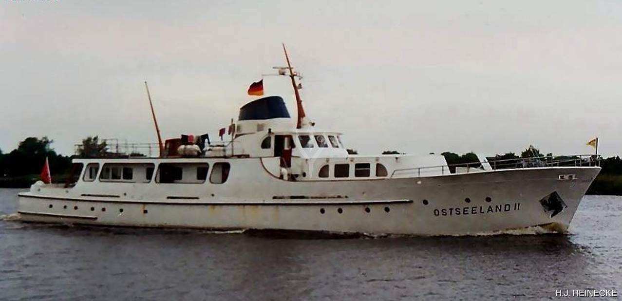 Red Sea Magic Charter Yacht
