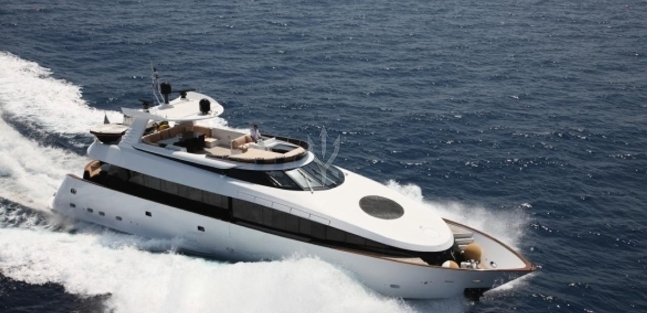L'Or Charter Yacht
