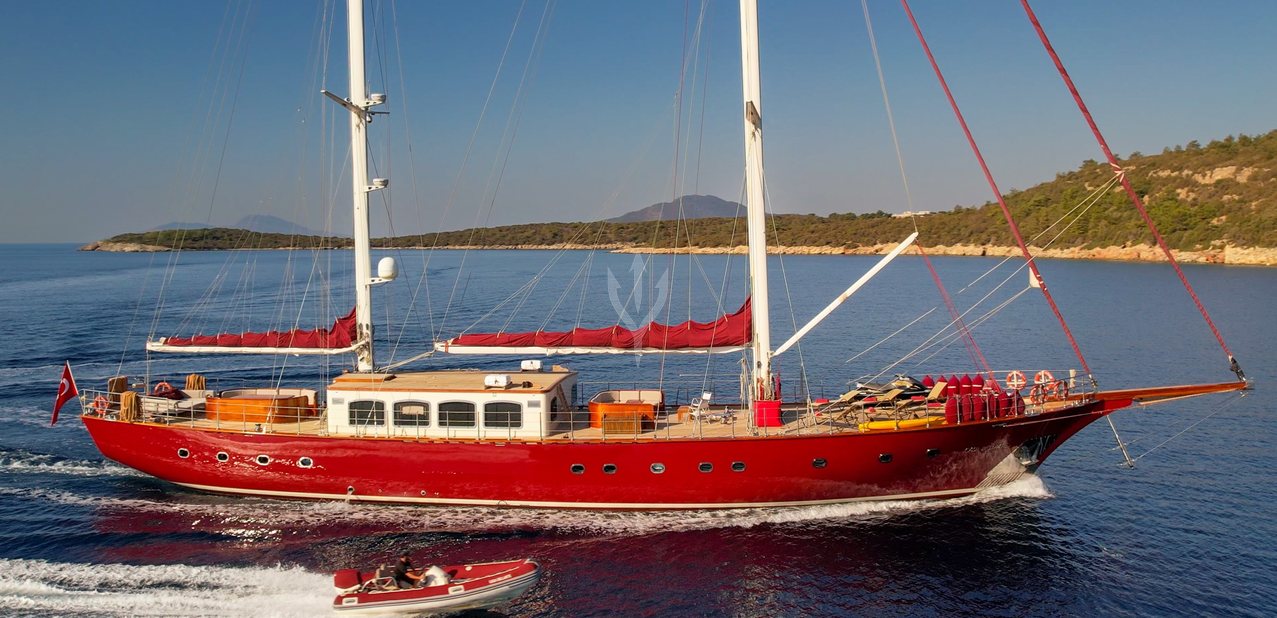 Casa Dell Arte Charter Yacht
