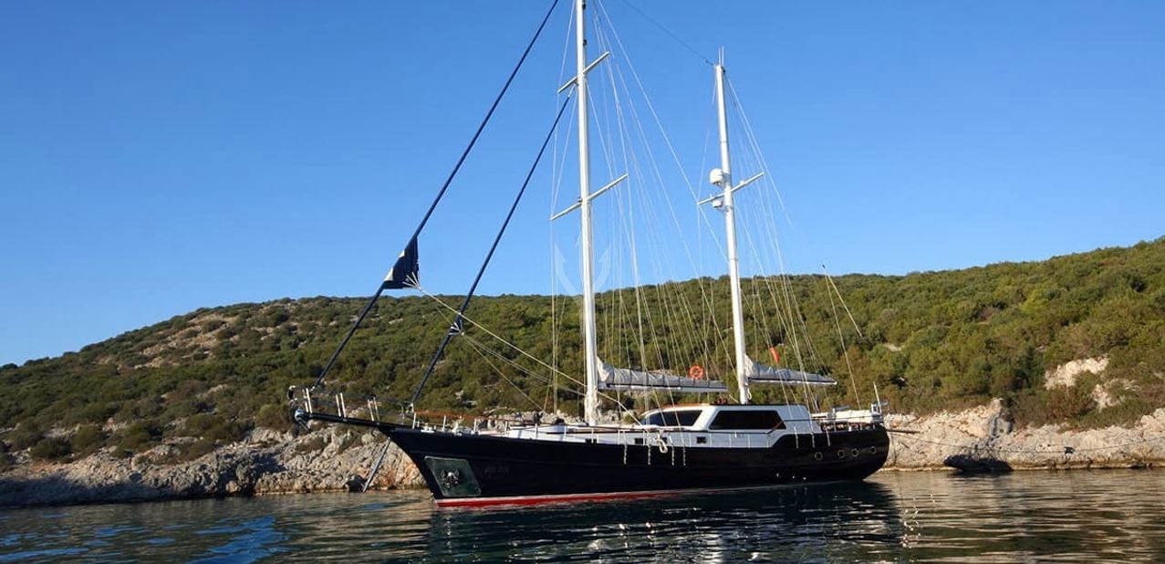 Didi Charter Yacht