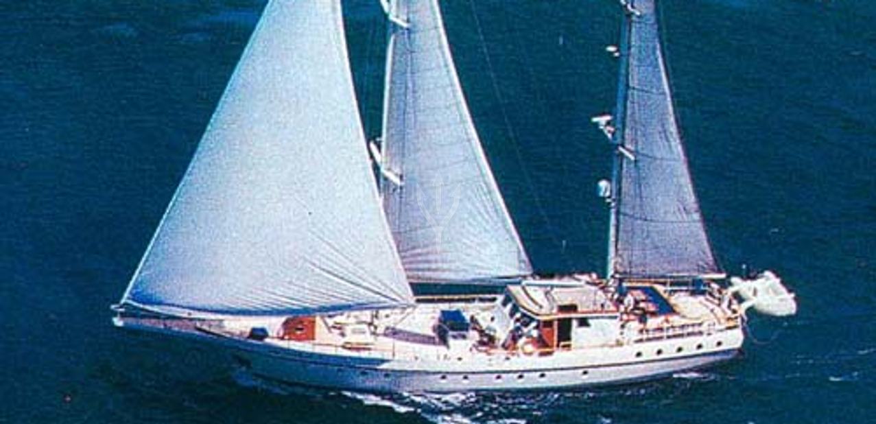Naviga Charter Yacht