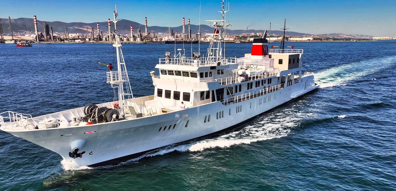 Azumi Charter Yacht