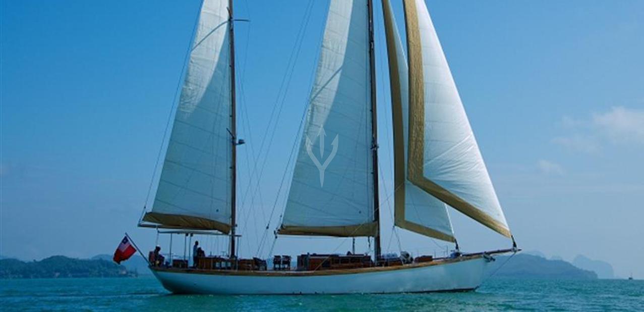 Aventure Charter Yacht