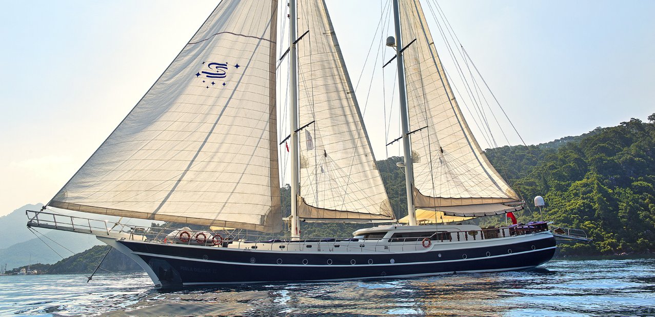 Perla Del Mar II Charter Yacht