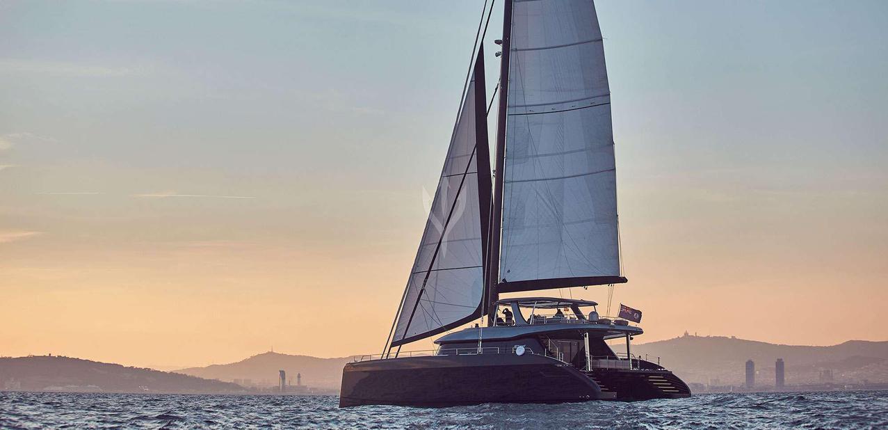 Entre4 Charter Yacht