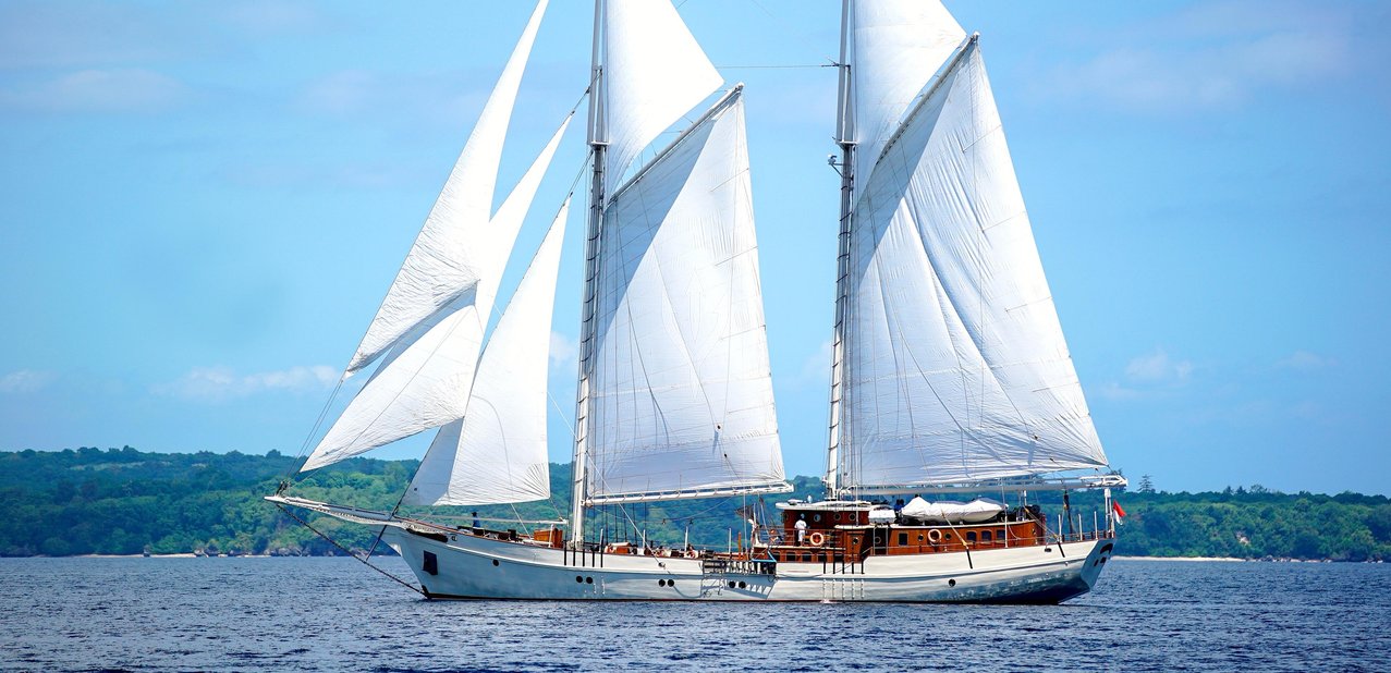Mutiara Laut Charter Yacht