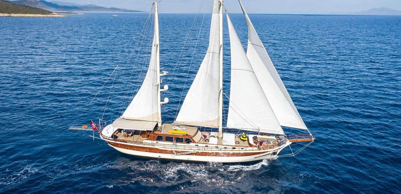 Estrella De Mar Charter Yacht