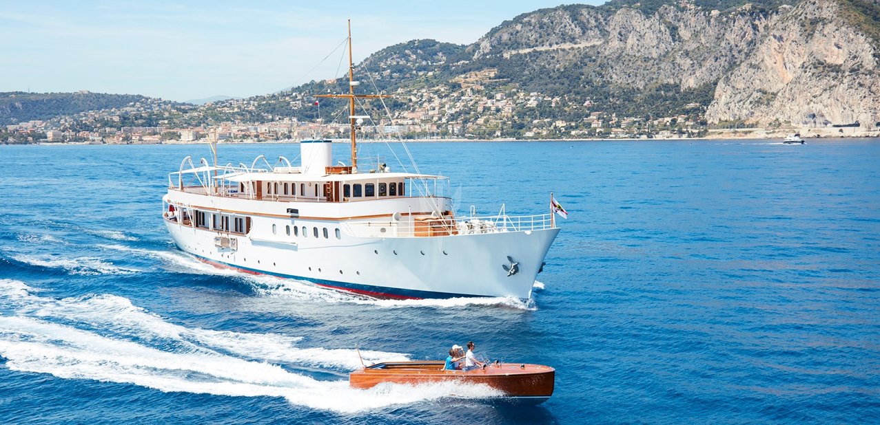 Malahne Charter Yacht