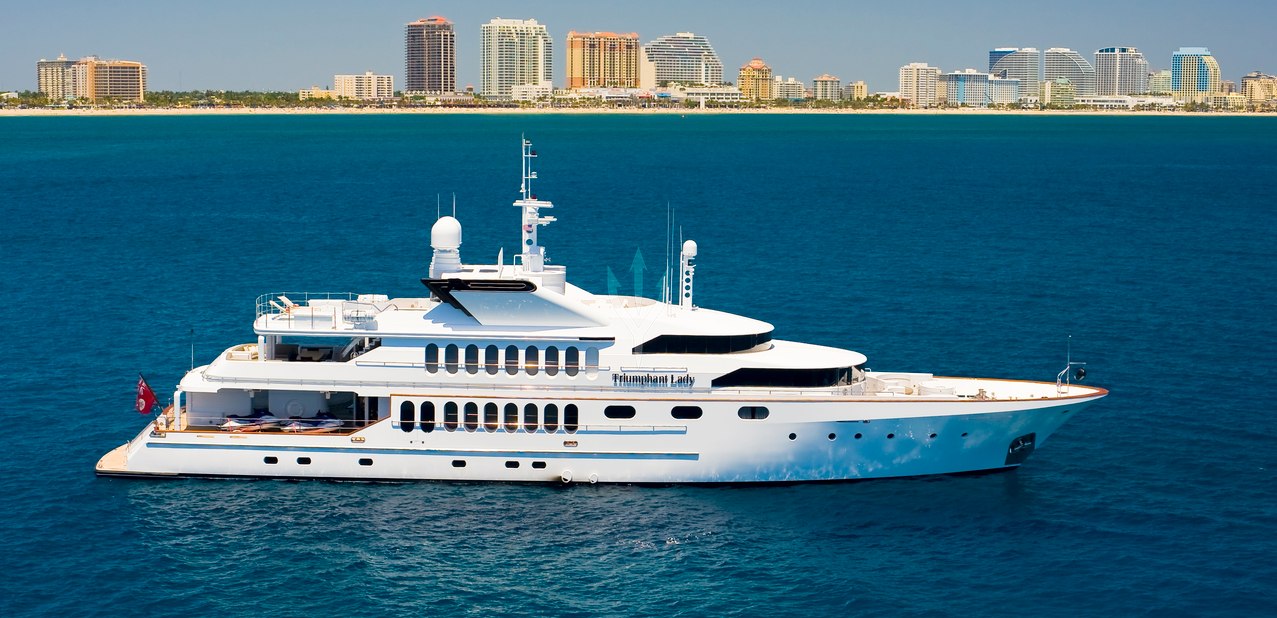 Dezeo Charter Yacht