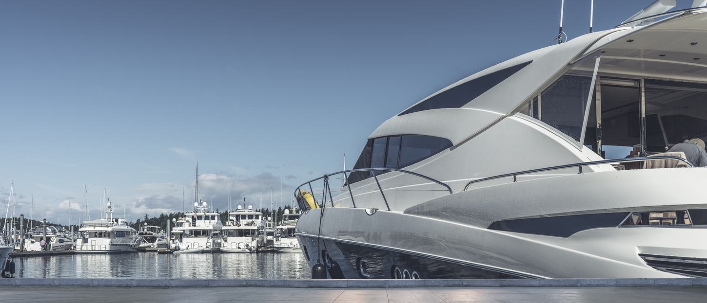 What are the rules for chartering a yacht in the USA?