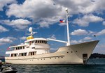 Bebe yacht charter
